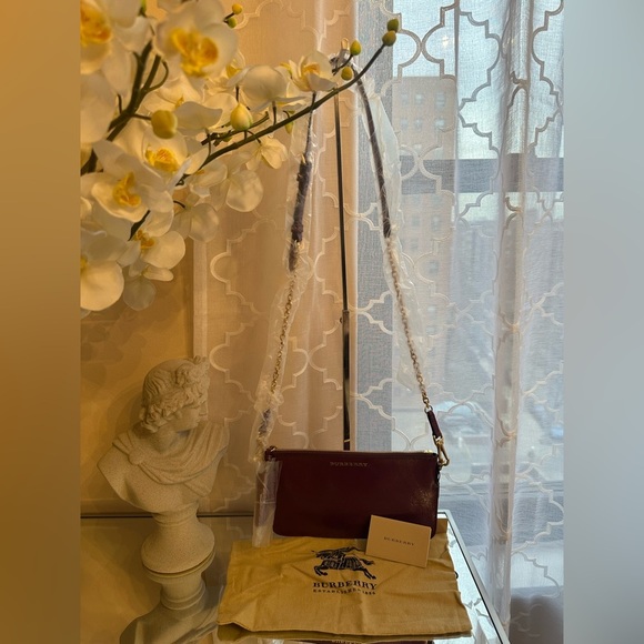 NWT ✨ Burberry Plum Reese D-Ring Chain Strap Leather Crossbody - Picture 2 of 9